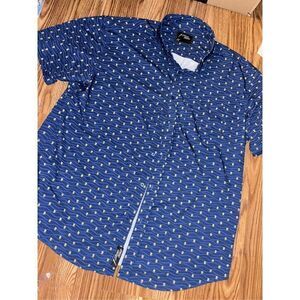 7 strong brand muggy shirt